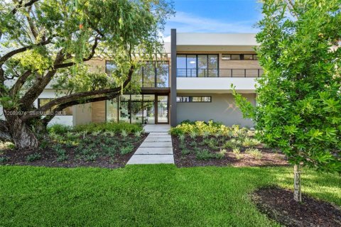 Villa ou maison à South Miami, Floride 6 chambres, 603.21 m2 № 2370351