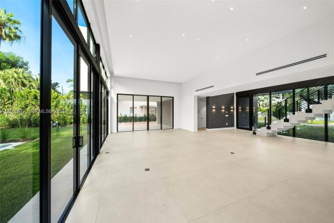Villa ou maison à vendre à South Miami, Floride: 6 chambres, 603.21 m2 № 2370351 - photo 17