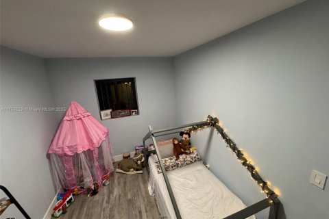 Casa en venta en Hialeah, Florida, 3 dormitorios, 84.91 m2 № 1607706 - foto 4