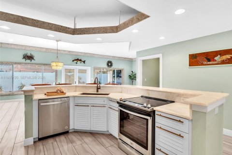 Casa en venta en Pompano Beach, Florida, 3 dormitorios, 224.82 m2 № 2005893 - foto 11