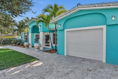 Casa en Pompano Beach, Florida 3 dormitorios, 224.82 m2 № 2005893