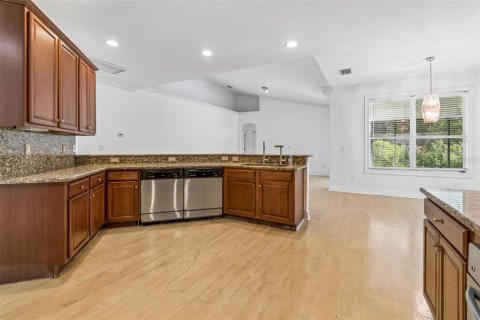 Снять в аренду виллу или дом в Тампа, Флорида 8 комнат, 248.89м2, № 2150577 - фото 24