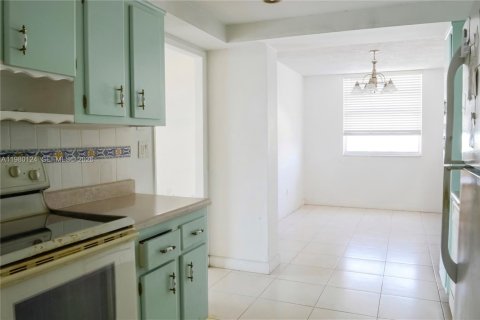 Condominio en venta en North Miami Beach, Florida, 2 dormitorios, 106.37 m2 № 2090546 - foto 20