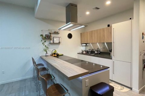 Copropriété à louer à Miami, Floride: 1 chambre, 76.46 m2 № 1988186 - photo 6