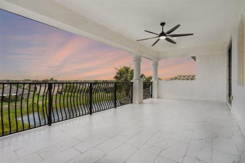 House in Davenport, Florida 5 bedrooms, 384.24 sq.m. № 2118405 - photo 20