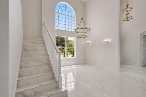 House in Davenport, Florida 5 bedrooms, 384.24 sq.m. № 2118405 - photo 7