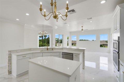 House in Davenport, Florida 5 bedrooms, 384.24 sq.m. № 2118405 - photo 13
