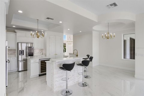 House in Davenport, Florida 5 bedrooms, 384.24 sq.m. № 2118405 - photo 11