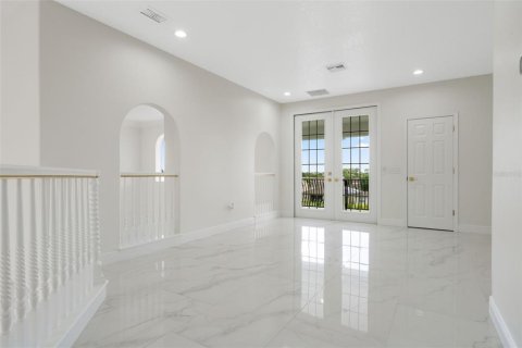 House in Davenport, Florida 5 bedrooms, 384.24 sq.m. № 2118405 - photo 17