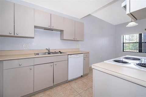Condo in Orlando, Florida, 3 bedrooms  № 1148884 - photo 13