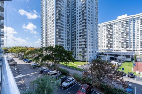 Купить кондоминиум в Авентура, Флорида 2 спальни, 116.22м2, № 2043661 - фото 21