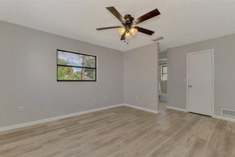 House in Englewood, Florida 3 bedrooms, 119.01 sq.m. № 2396355 - photo 20
