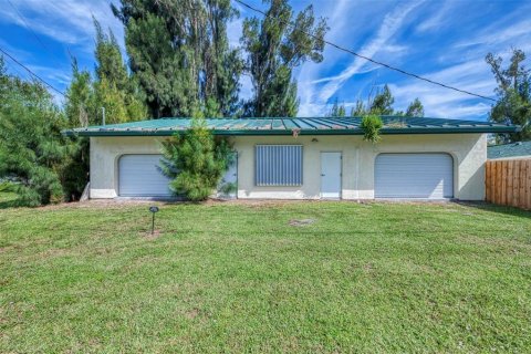 House in Englewood, Florida 3 bedrooms, 119.01 sq.m. № 2396355 - photo 4