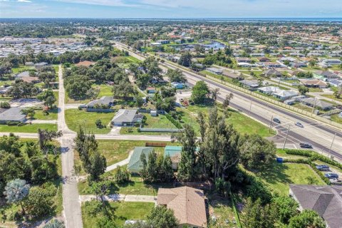 House in Englewood, Florida 3 bedrooms, 119.01 sq.m. № 2396355 - photo 9