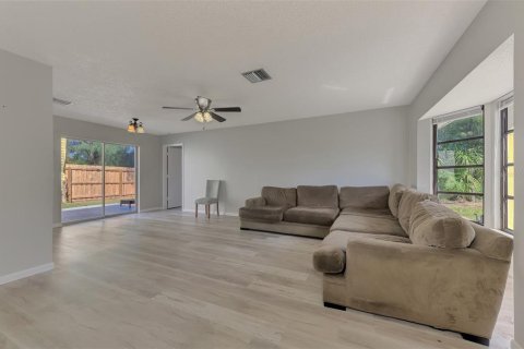 House in Englewood, Florida 3 bedrooms, 119.01 sq.m. № 2396355 - photo 26