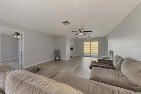 House in Englewood, Florida 3 bedrooms, 119.01 sq.m. № 2396355 - photo 28