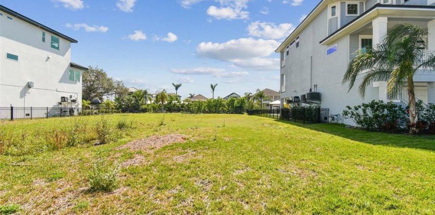 Land in Apollo Beach, Florida № 1724067
