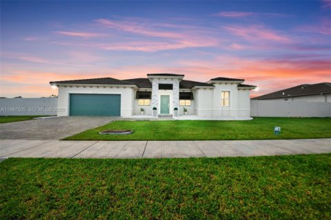 House in Homestead, Florida 4 bedrooms, 224.08 sq.m. № 2049765 - photo 2