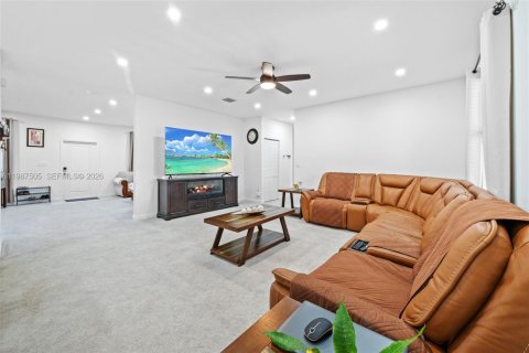 House in Homestead, Florida 4 bedrooms, 224.08 sq.m. № 2049765 - photo 7