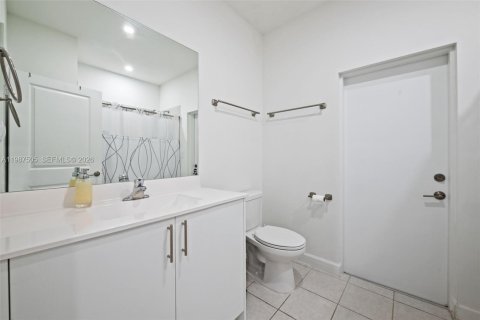 House in Homestead, Florida 4 bedrooms, 224.08 sq.m. № 2049765 - photo 18