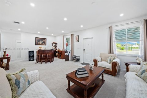 House in Homestead, Florida 4 bedrooms, 224.08 sq.m. № 2049765 - photo 5