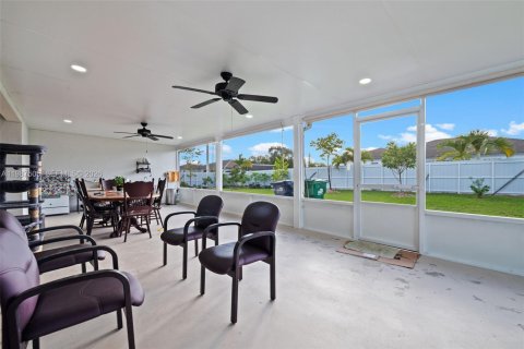 House in Homestead, Florida 4 bedrooms, 224.08 sq.m. № 2049765 - photo 20