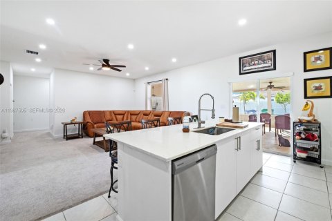 House in Homestead, Florida 4 bedrooms, 224.08 sq.m. № 2049765 - photo 11