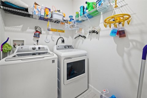 House in Homestead, Florida 4 bedrooms, 224.08 sq.m. № 2049765 - photo 21