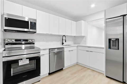 Copropriété à vendre à Hallandale Beach, Floride: 1 chambre, 71.53 m2 № 2024563 - photo 5