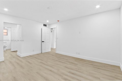 Copropriété à vendre à Hallandale Beach, Floride: 1 chambre, 71.53 m2 № 2024563 - photo 9