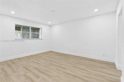 Copropriété à vendre à Hallandale Beach, Floride: 1 chambre, 71.53 m2 № 2024563 - photo 8