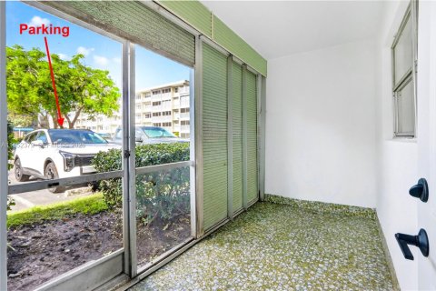 Copropriété à vendre à Hallandale Beach, Floride: 1 chambre, 71.53 m2 № 2024563 - photo 10