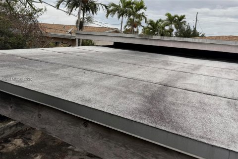 Снять в аренду виллу или дом в Холливуд, Флорида 3 спальни, 183.2м2, № 1963584 - фото 6