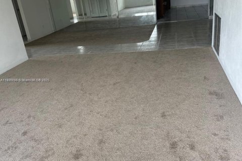 Снять в аренду виллу или дом в Холливуд, Флорида 3 спальни, 183.2м2, № 1963584 - фото 27