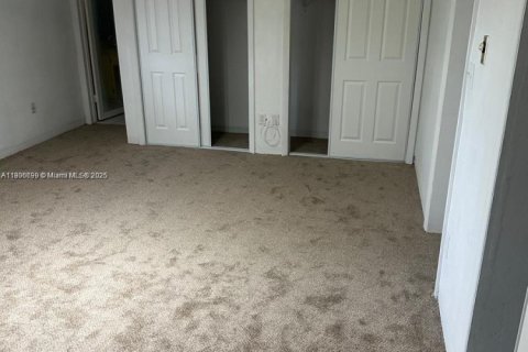 Снять в аренду виллу или дом в Холливуд, Флорида 3 спальни, 183.2м2, № 1963584 - фото 28