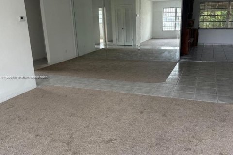 Снять в аренду виллу или дом в Холливуд, Флорида 3 спальни, 183.2м2, № 1963584 - фото 24