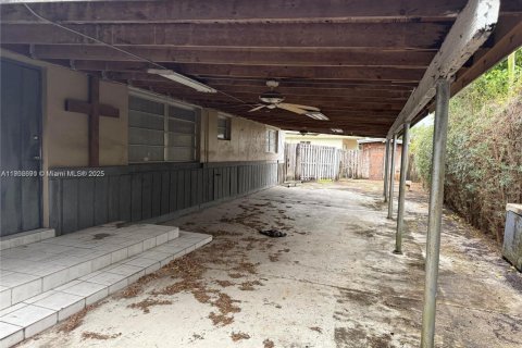 Снять в аренду виллу или дом в Холливуд, Флорида 3 спальни, 183.2м2, № 1963584 - фото 12