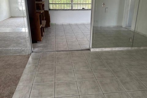 Снять в аренду виллу или дом в Холливуд, Флорида 3 спальни, 183.2м2, № 1963584 - фото 23