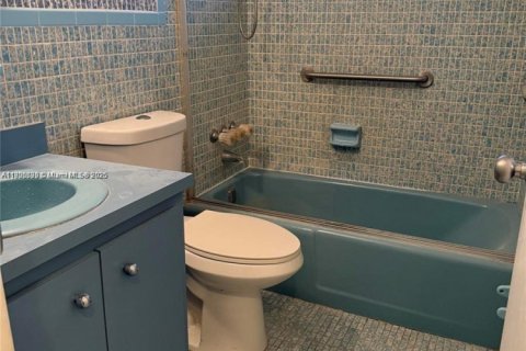 Снять в аренду виллу или дом в Холливуд, Флорида 3 спальни, 183.2м2, № 1963584 - фото 29