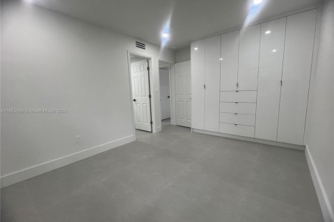 Купить виллу или дом в Опа-Локка, Флорида 4 спальни, 87.14м2, № 1957353 - фото 2