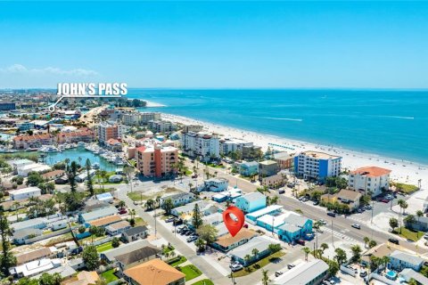 Commercial property in Madeira Beach, Florida 6 bedrooms, 146.04 sq.m. № 2099266 - photo 3