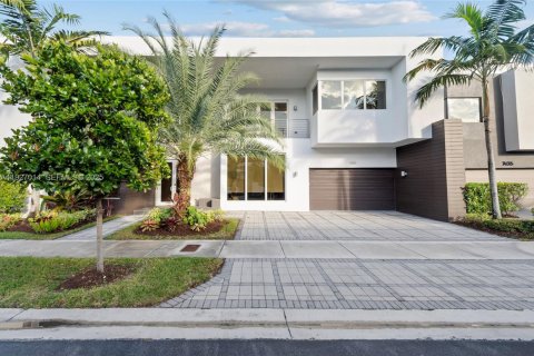 Villa ou maison à Doral, Floride 5 chambres, 429.95 m2 № 2037724