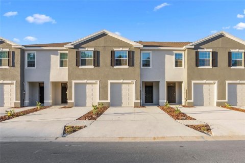 Adosado en Wesley Chapel, Florida 3 dormitorios, 155.43 m2 № 2104414