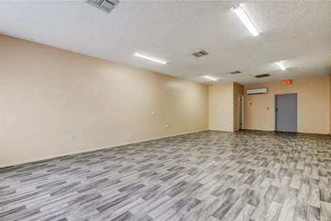Propiedad comercial en alquiler en Holiday, Florida, 60.01 m2 № 1903374 - foto 16