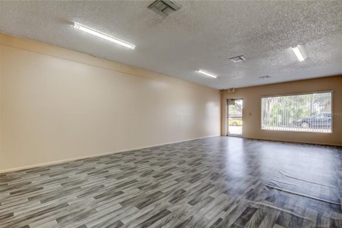 Propiedad comercial en alquiler en Holiday, Florida, 60.01 m2 № 1903374 - foto 18