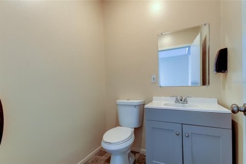 Propiedad comercial en alquiler en Holiday, Florida, 60.01 m2 № 1903374 - foto 21