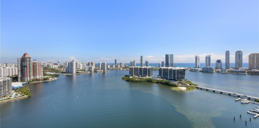 Condo à Aventura, Floride, 3 chambres № 2177335