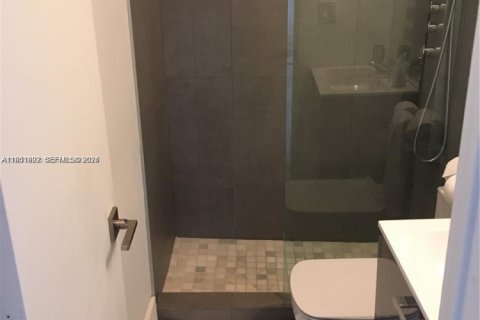 Condo in Miami Beach, Florida, 1 bedroom  № 2006110 - photo 7