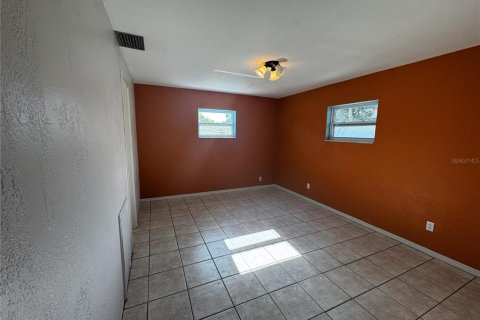 Villa ou maison à vendre à Pinellas Park, Floride: 3 chambres, 149.02 m2 № 1855879 - photo 19