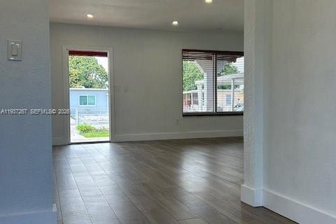 Villa ou maison à vendre à Miami, Floride: 3 chambres, 136.75 m2 № 1995909 - photo 3